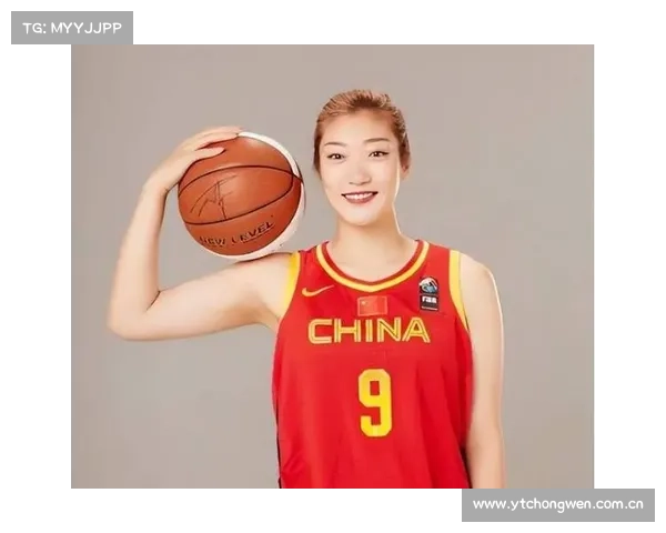 李梦登上时尚杂志封面 女篮一姐破圈跨界影响力引发热议 李梦登上时尚杂志封面 女篮一姐破圈跨界影响力引发热议